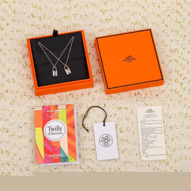 H**mes necklaces